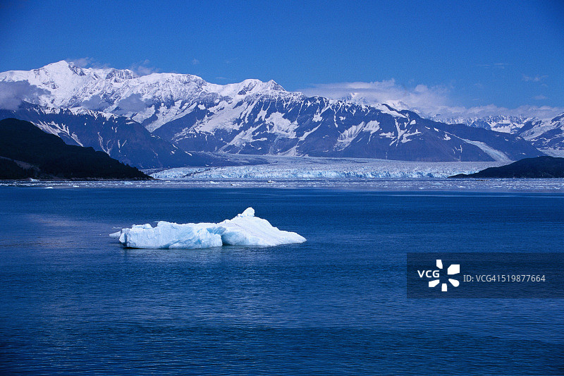 冰山和哈伯德冰川图片素材