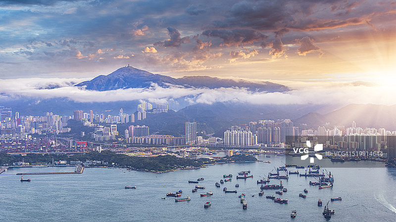 维多利亚港美丽的日出图片素材