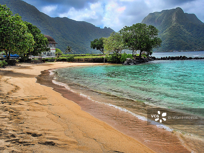 远山海滩图片素材