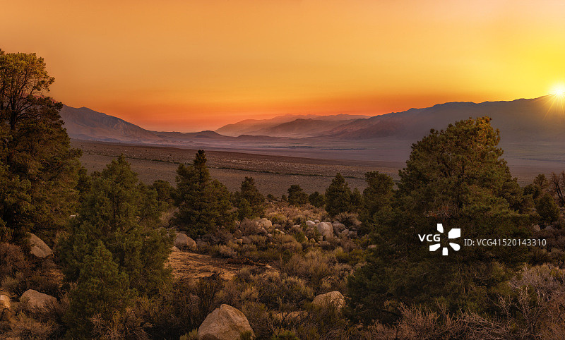 欧文斯山谷的日出图片素材