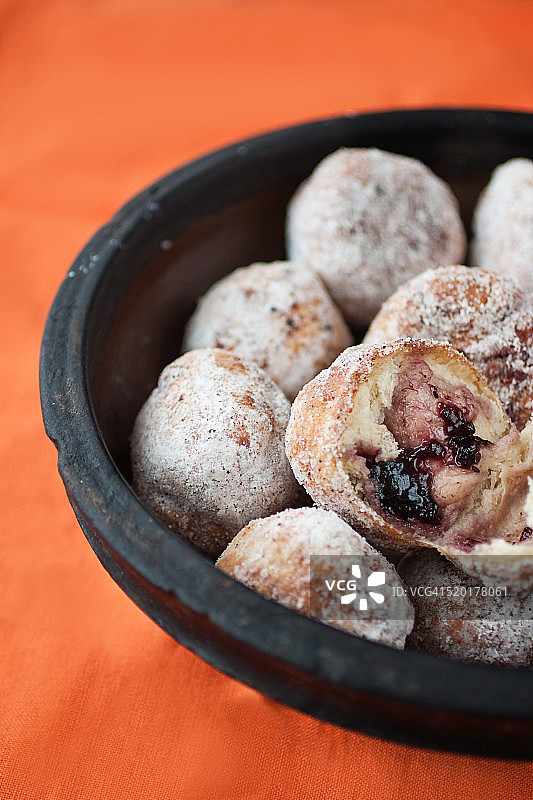 酸樱桃果酱甜甜圈图片素材