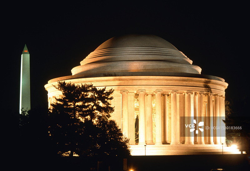 夜幕下的美国华盛顿特区杰斐逊纪念堂图片素材