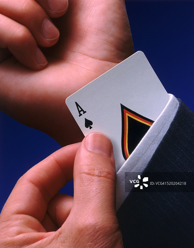 纸牌作弊，袖里藏A图片素材