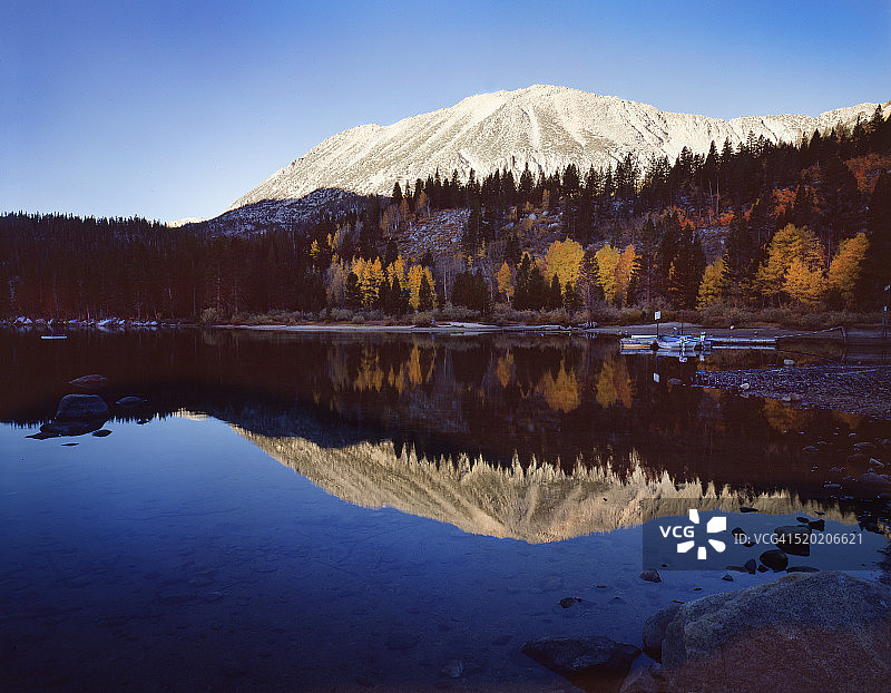 岩溪湖图片素材
