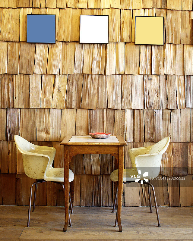 吸烟室墙上的木瓦图片素材