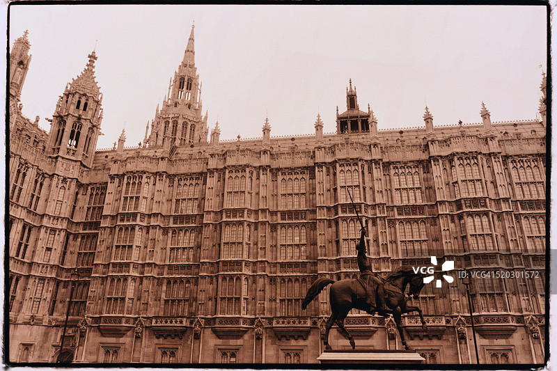 议会大厦的理查一世雕像图片素材