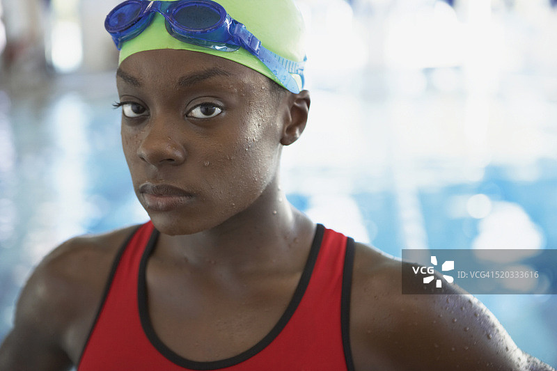 游泳者肖像图片素材