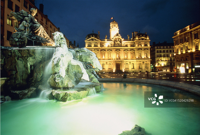 法国里昂特罗广场喷泉图片素材