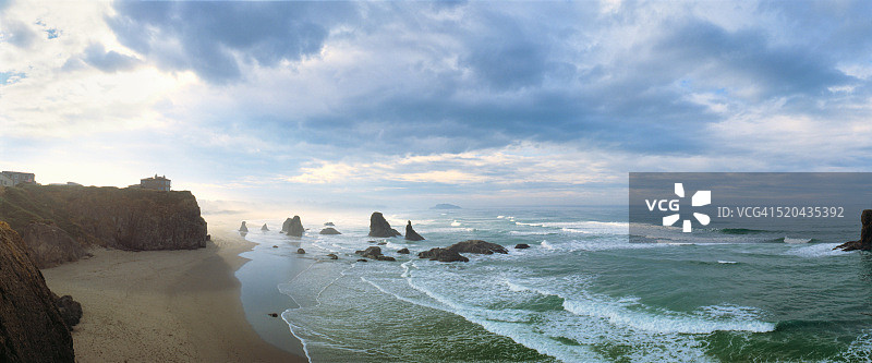 美国俄勒冈州班登人脸岩石景观图片素材