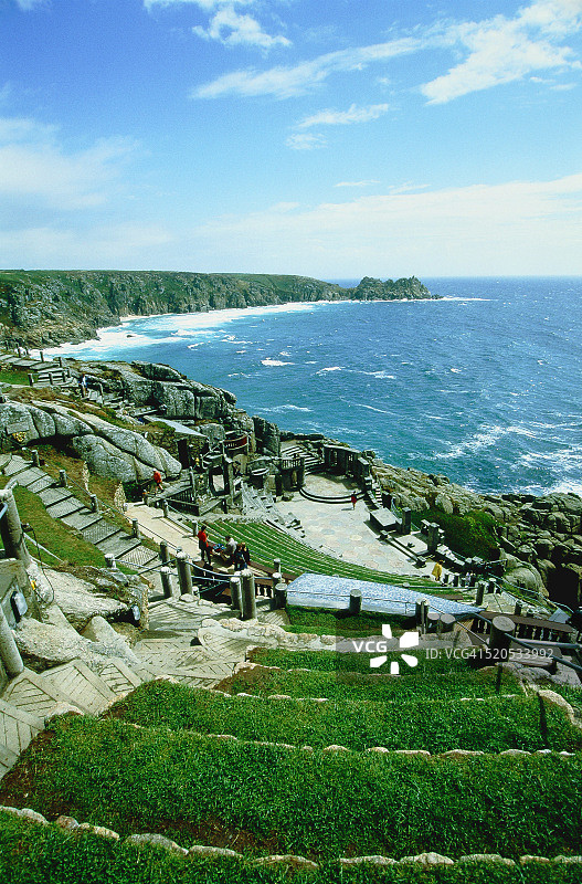 米纳克剧院和康沃尔郡兰兹角的陡峭海岸，英国图片素材