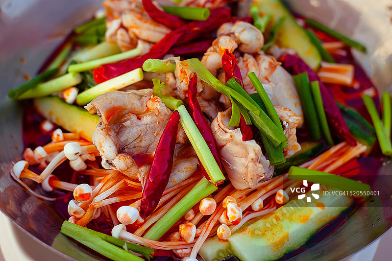 中式鱼火锅特写图片素材