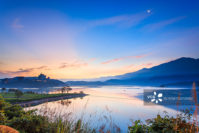 中国台湾日月潭的日出景观图片素材