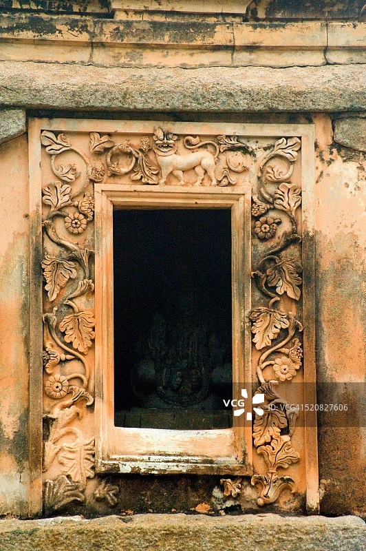 萨拉瓦纳贝拉戈拉的窗户，位于印度卡纳塔克邦哈桑图片素材