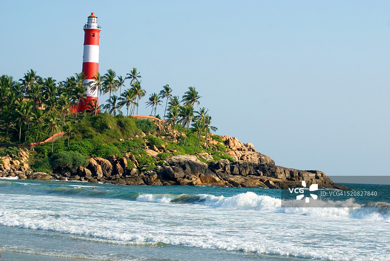 印度喀拉拉邦特里凡得琅科瓦拉姆海滩灯塔图片素材