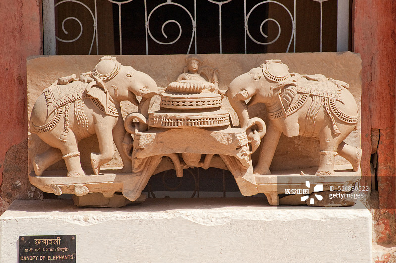 印度中央邦瓜廖尔古杰里玛哈尔博物馆石雕大象图片素材