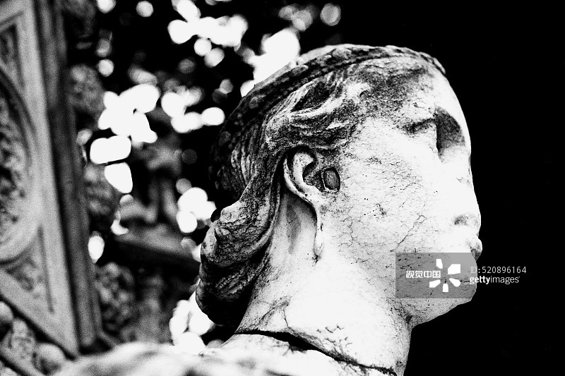 印度孟买拜库拉动物园内英国皇室雕像断裂的鼻子，亚洲，1976年图片素材