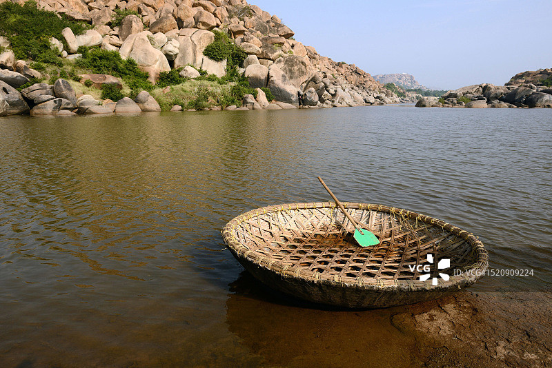 印度卡纳塔克邦贝拉里邦格德拉河上的科拉克舟图片素材