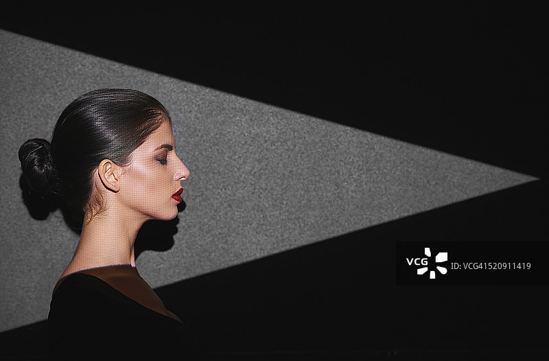 她一语中的，切中要害图片素材