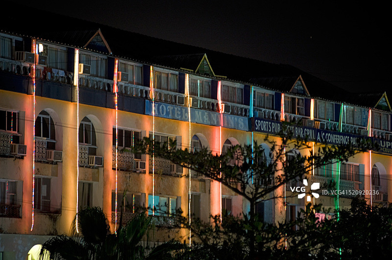 印度果阿邦帕纳吉的灯光酒店图片素材