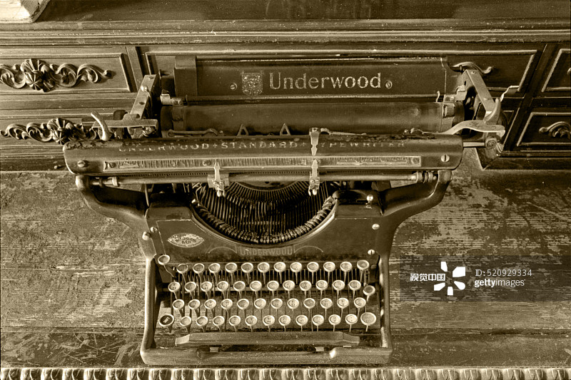 历史：通信，旧打字机，印度古吉拉特邦巴罗达图片素材