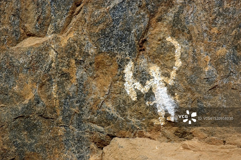 史前洞穴壁画：印度喀拉拉邦男子绘画图片素材