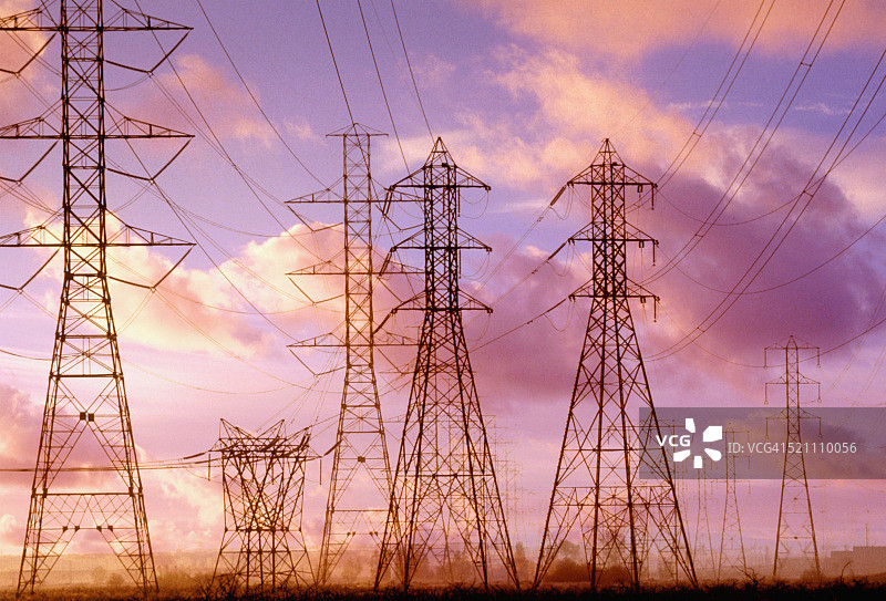 输电塔和电力线图片素材