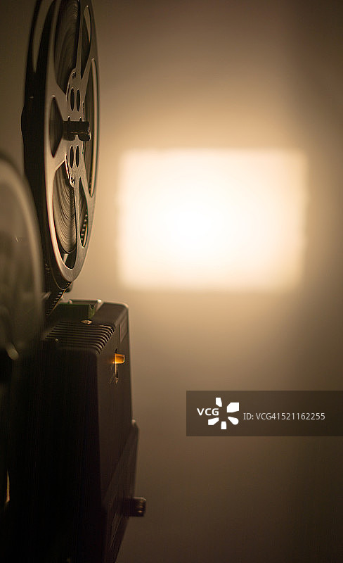 正在运行的8毫米投影仪图片素材