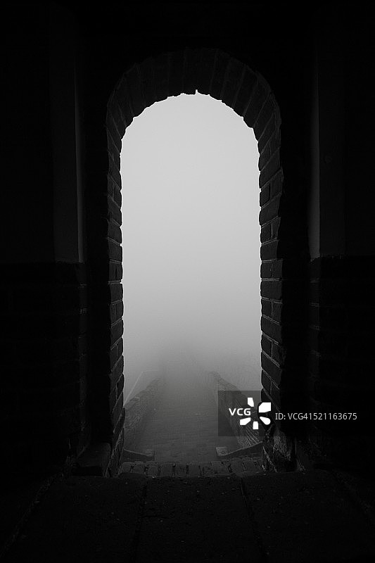 雾中的长城图片素材