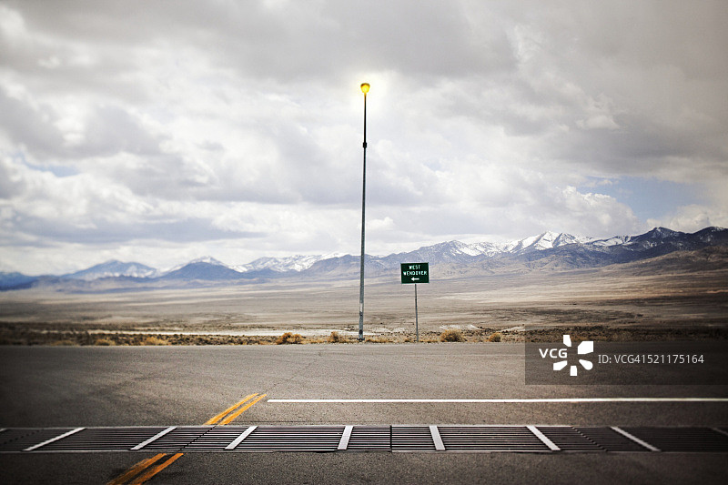 停车场指示牌图片素材