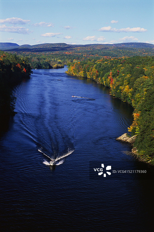 伯克希尔山脉的湖泊图片素材