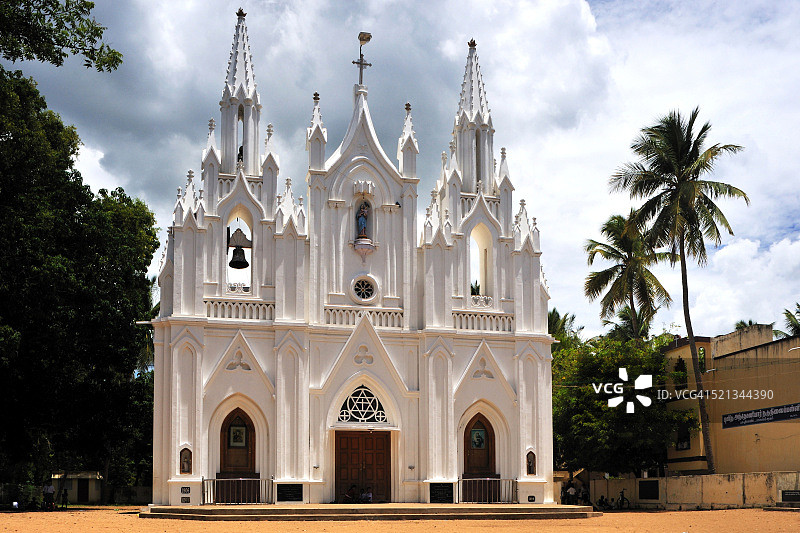坦贾武尔泰米尔纳德邦路边的教堂，印度图片素材