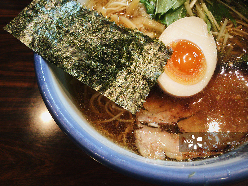 酱油汤底拉面图片素材