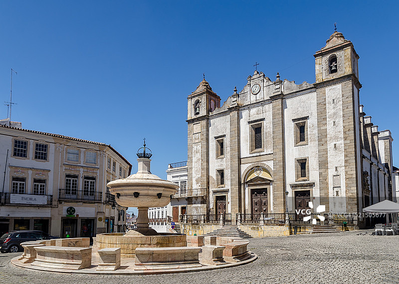 埃武拉，吉拉尔广场的教堂图片素材