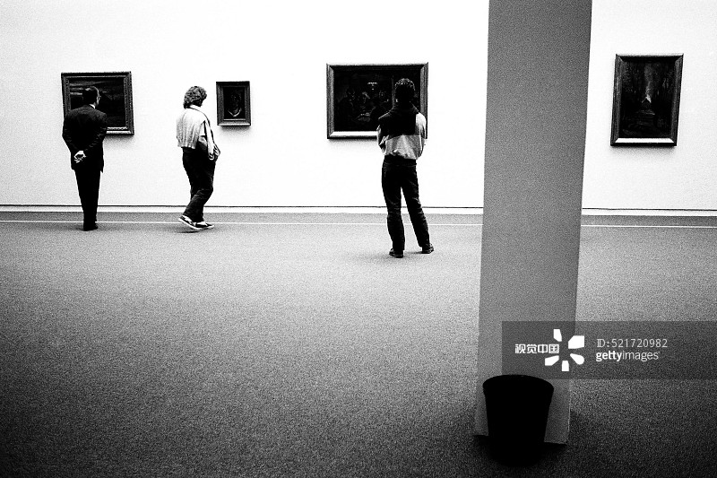 荷兰阿姆斯特丹梵高博物馆的废纸篓图片素材