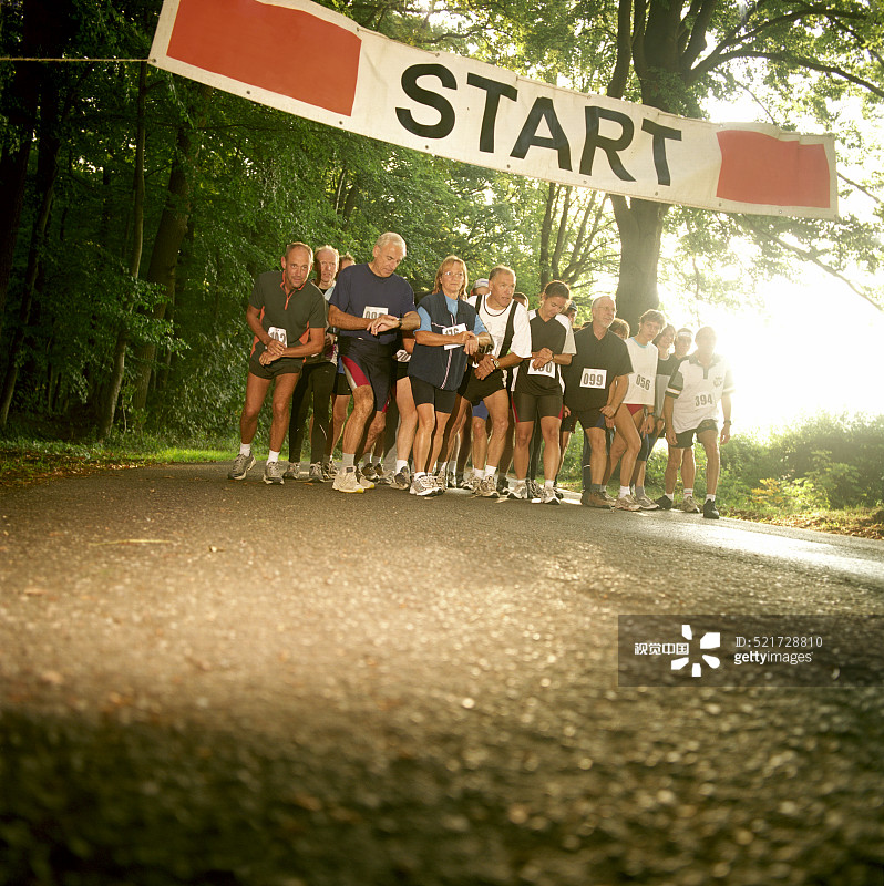起跑线上的跑步者图片素材