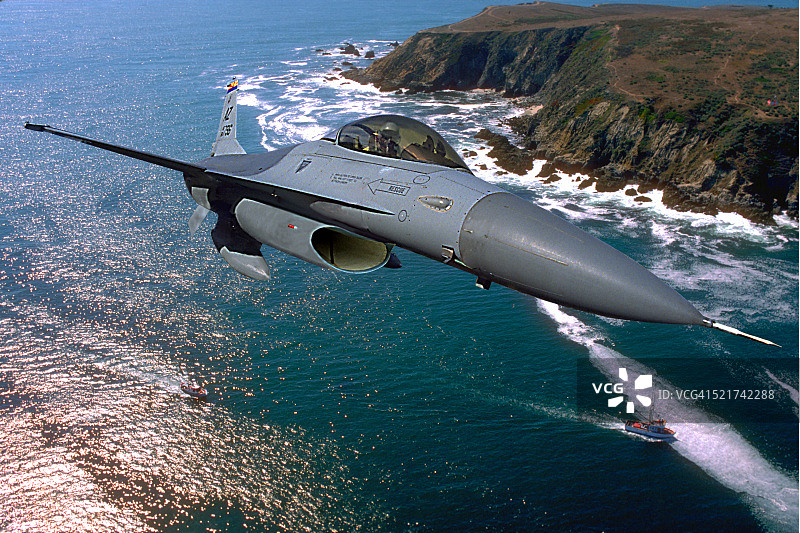 F-16战隼战斗机图片素材