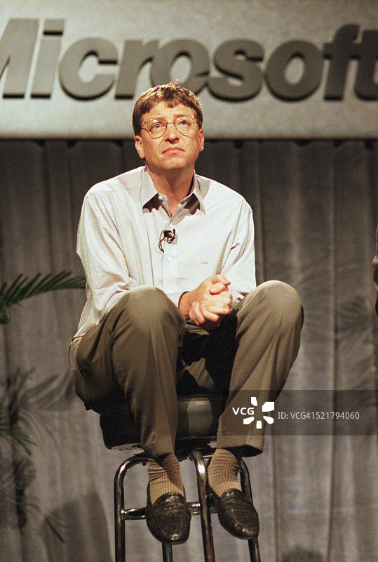 比尔·盖茨在微软新闻发布会上图片素材