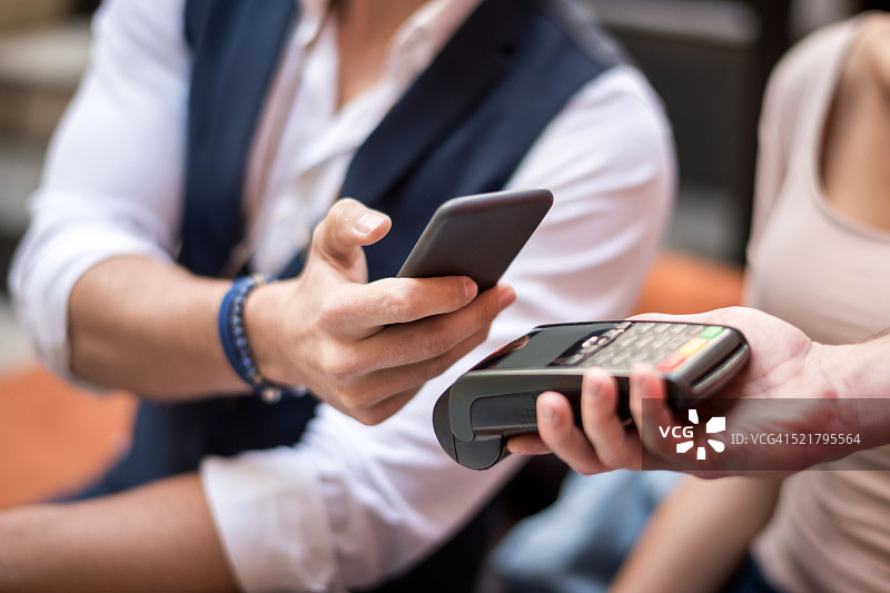 手机非接触式支付图片素材