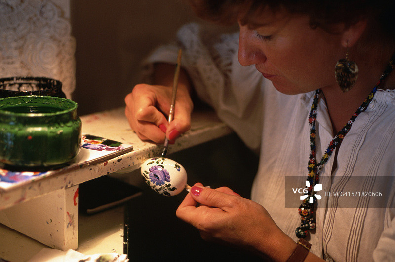 民间艺人彩绘蛋图片素材