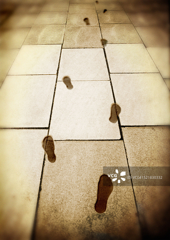 人行道上的脚印图片素材