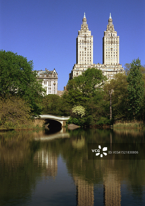 中央公园湖上弓桥图片素材