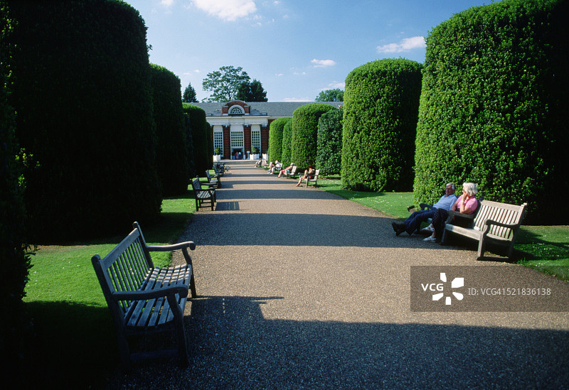 肯辛顿宫花园的橘园小径图片素材