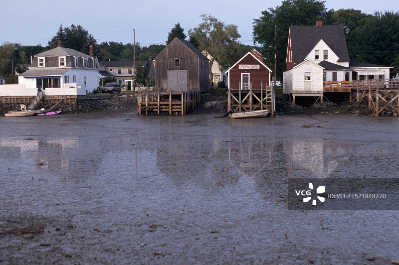 缅因州退潮时的房屋图片素材