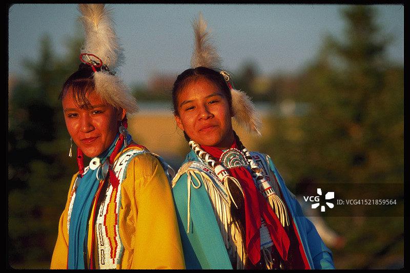 在印第安平原聚会上妇女图片素材