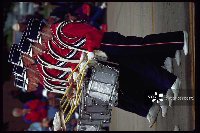 科迪野牛比尔牛仔竞技表演7月4日游行中的鼓手图片素材