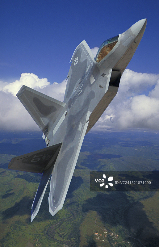 F-22猛禽战斗机爬升图片素材