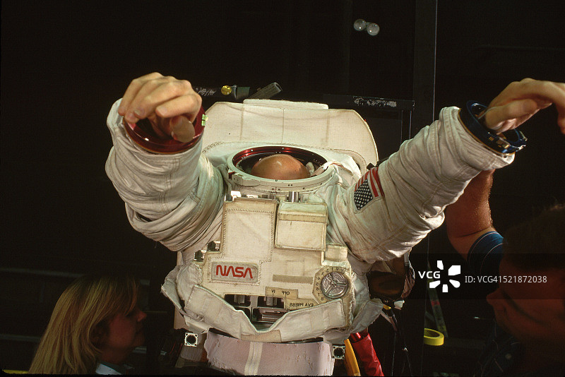 穿太空服图片素材