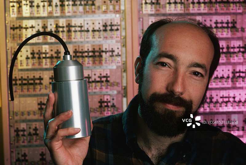 比尔·埃尔斯沃思手持地震仪图片素材