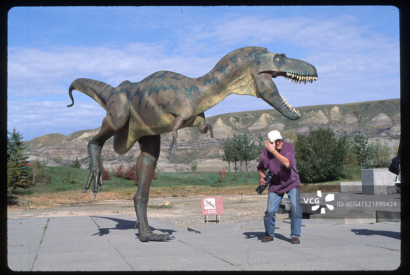 艾伯塔龙雕像图片素材