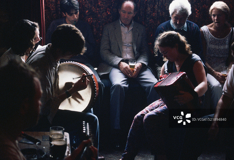 爱尔兰弗莱德·凯奥尔音乐节上的音乐家图片素材